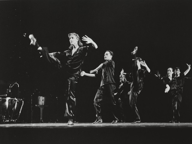 Photo: Tom Brazil<br/>LAURA DEAN DANCERS AND MUSICIANS<br/>'TYMPANI' 1980
